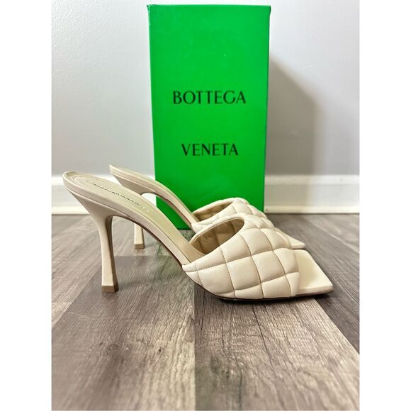 BOTTEGA VENETA Embossed rubber slides - Picture 10 of 14